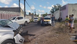 Três pessoas ficam feridas em colisão envolvendo dois carros em Arapiraca