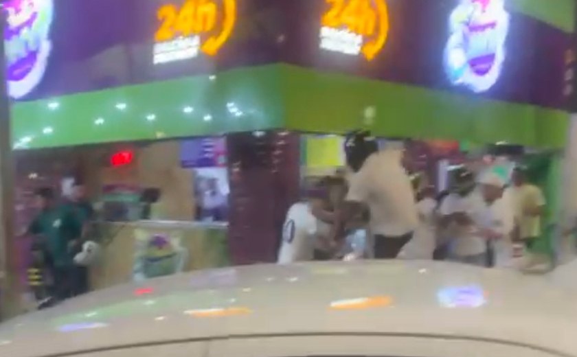 Torcedor do CSA é espancado por grupo de jovens no Jaraguá