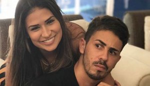 Simone, da dupla com Simaria, está revoltada com o humorista Carlinhos Maia