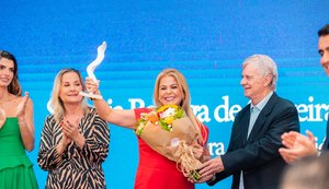 Destaque na política de Maceió, Silvania Barbosa recebe Troféu Selma Bandeira