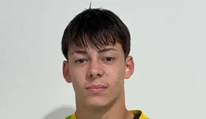 Goleiro de 17 anos que se preparava para estreia passa mal em alojamento e morre no RS