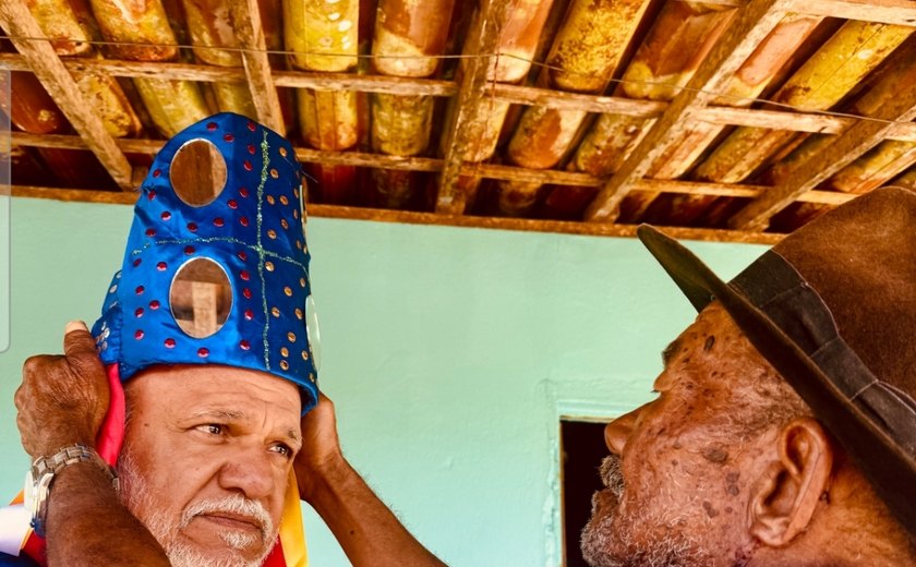 Ator Chico de Assis retrata poesia pelos recantos de Palmeira dos Índios