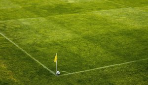 Por que o futebol brasileiro sofre com gramados tão ruins?
