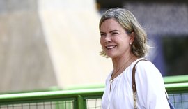 Gleisi Hoffman passa bem após cirurgia no coração