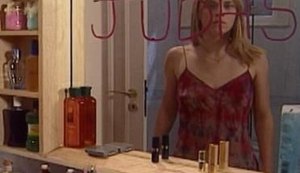 Como Camila vira a Judas de 'Laços de Família': Nove traições da filha de Helena