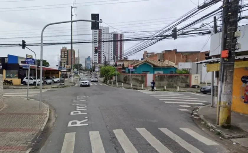 Briga de trânsito: motociclista é baleado após quebrar retrovisor de carro em Maceió