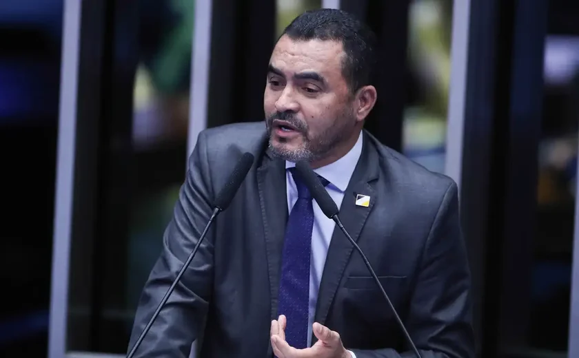 Alvo de investigação, governador do Tocantins é afastado do cargo