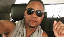 Cuba Gooding Jr. se entrega à polícia e é liberado após denúncia de assédio