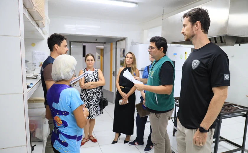 Órgãos de controle iniciam fiscalização em escolas de Maceió que atendem jovens, adultos e idosos