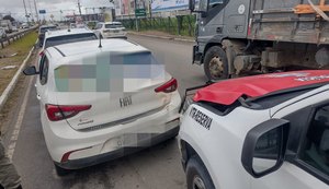 Colisão envolvendo viatura da Polícia Militar de Alagoas é registrada em Arapiraca