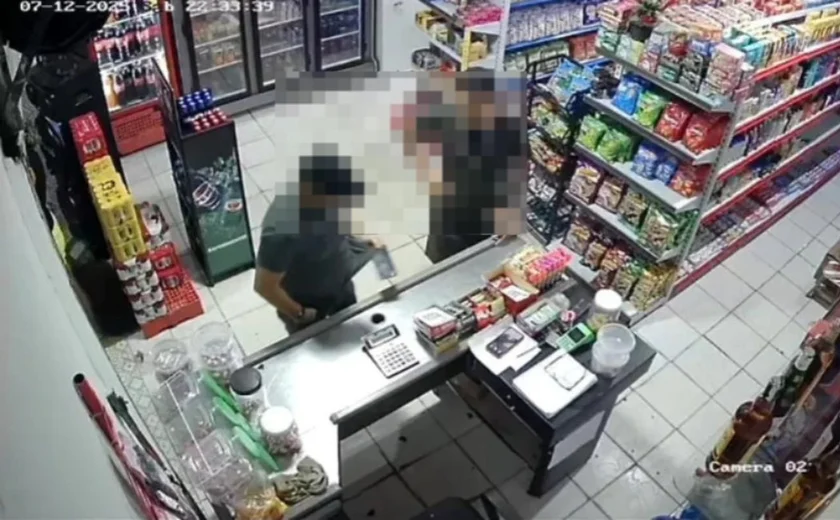 Homem tenta separar briga em mercadinho no interior de Alagoas e acaba sendo esfaqueado