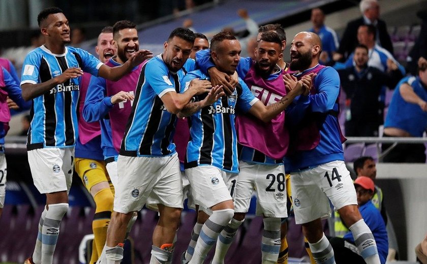 Grêmio vence Pachuca com gol de Everton na prorrogação e se garante na final