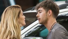 Novela 'Rock Story': Léo desmaia após fora de Diana no altar. 'Não posso casar'