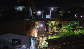 Prefeitura investe quase R$ 5 milhões e iluminação alcança 1/3 das comunidades de Maceió