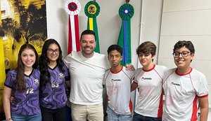 Alunos do Contato conhecem a Câmara e pesquisam sobre atuação parlamentar