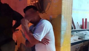 Motorista embriagado sobe em calçada com veículo e atropela mulher sentada