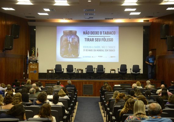 Inca: proibição de fumar em público salvou vida de 15 mil crianças
