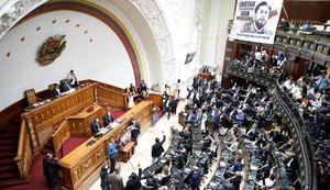 Relatos de violência são detalhados no Parlamento da Venezuela