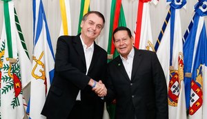 Bolsonaro critica Mourão e diz que ele 'por vezes atrapalha'