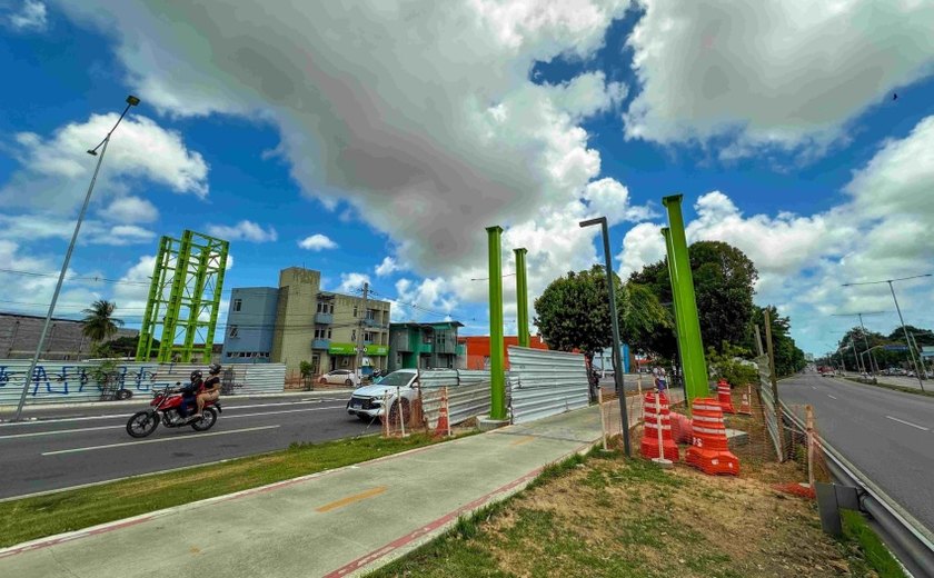 Instalação de passarela fecha trecho da Av. Durval de Góes Monteiro nos dias 1º, 8 e 9 de novembro