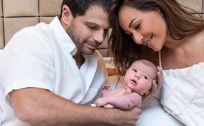 Sabrina Sato e Duda Nagle mostram nova foto de Zoe