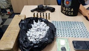 Polícia Militar prende indivíduo com arma de fogo e drogas em Maceió