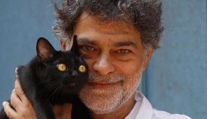 'O Sétimo Guardião': León volta a forma humana para salvar Judith da morte