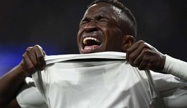 Vinicius Jr diz sentir dores, mas se mostra otimista por recuperação