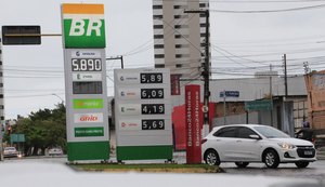 Procon fiscaliza valor da gasolina em Maceió