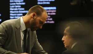 Alexandre de Moraes manda DPU assumir a defesa de Eduardo Bolsonaro no STF