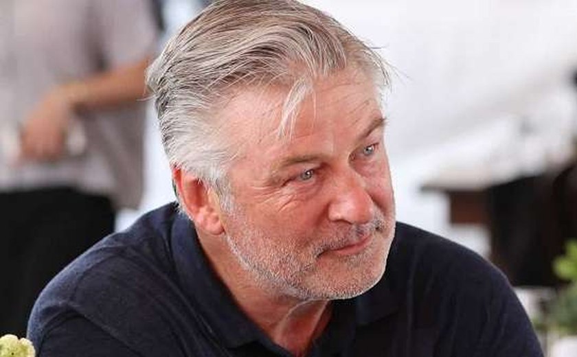 Amigos dizem que Alec Baldwin nunca mais vai pisar em um set de filmagens