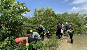 Parceria entre Alurb e instituições promove ação de limpeza na Lagoa Mundaú