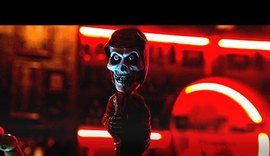 Teto de cinema desaba em espectadores durante sessão de Premonição 6 na Argentina