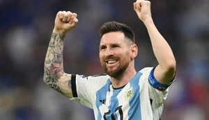 Argentina conquista o tricampeonato mundial e consagra Lionel Messi