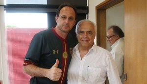 Presidente do São Paulo comemora acordo de patrocínio e banca Rogério Ceni no cargo