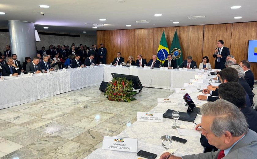 Vice-governador de Alagoas discute segurança nas escolas com presidente Lula