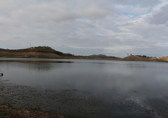 Homem entra em açude após consumir bebida alcoólica e morre afogado