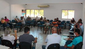 Reunião busca alternativas para a regularização dos abatedouros de frango em Coruripe