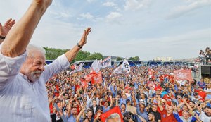 Oliver Stone revela que filme sobre Lula 'está quase pronto' e será lançado em 2023