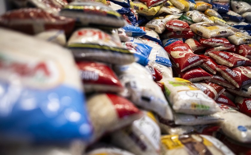 Vila de São João arrecada alimentos em troca de diversão e solidariedade