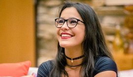 Emilly Araújo tenta falar com Justin Bieber, mas acaba virando piada