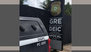 Deic prende acusado de matar jovem após discussão em bar na Jatiúca