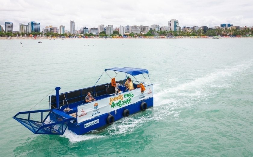 Ecoboat retira mais de mil toneladas de lixo da lagoa Mundaú e praias de Maceió