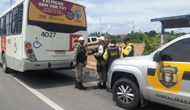 Fiscalização da SMTT encontra ônibus de linha urbana de Maceió com placa adulterada