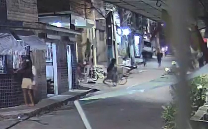 Atentado à bala deixa jovem e duas crianças feridas no Jacintinho