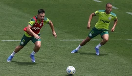 Justiça mantém bloqueio nas contas de Willian em ação movida por Mayke
