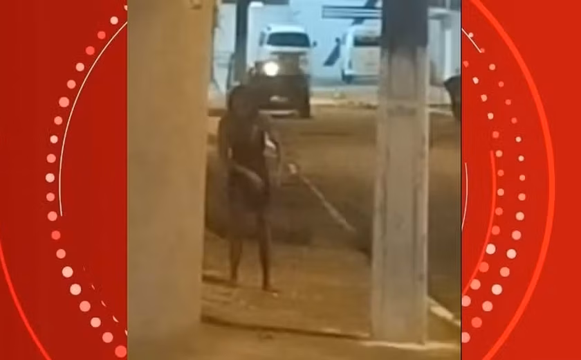 Mulher é esfaqueada pelo marido que é PM da reserva e sai pedindo ajuda cambaleando no Benedito Bentes