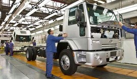 Ford concede férias coletivas e paralisa produção por 21 dias
