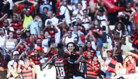 Flamengo sobra e goleia o Corinthians no estádio do Maracanã