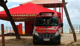 Bombeiros resgatam vítimas de afogamento na Praia do Francês